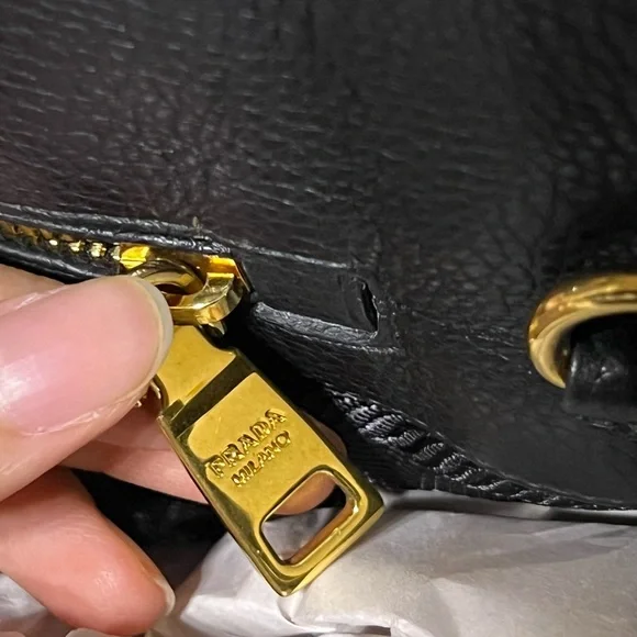 Prada Vitello Daino Tote Black Bag Vintage - Picture 7 of 13